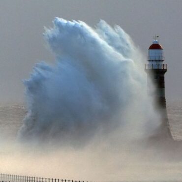 ‘Sting jet’ over Ireland behind Storm Eowyn’s record-breaking 114mph wind