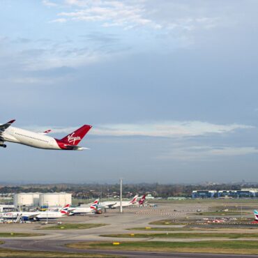 Chancellor announces backing for third Heathrow runway