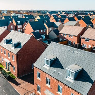 Proportion of 25-34 year-olds at ‘hotel of mum and dad’ up a third since 2006