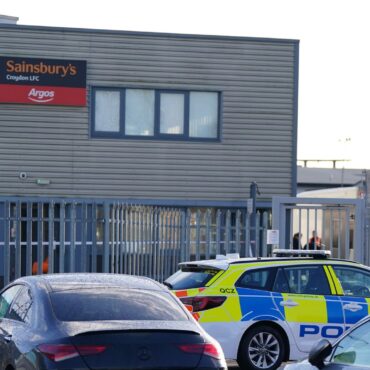 Five injured as knifeman attacks Argos warehouse