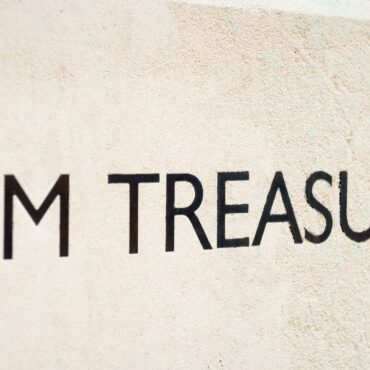Blow to Treasury as long-term borrowing costs highest this century