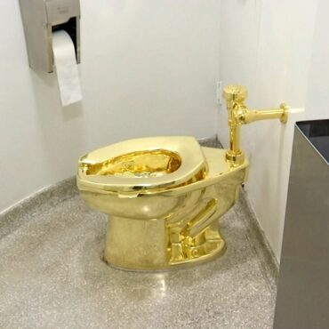 £4.75m toilet ‘used by defendant at Blenheim Palace day before it was stolen’