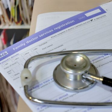 GPs agree deal to end ‘8am scramble’ for appointments