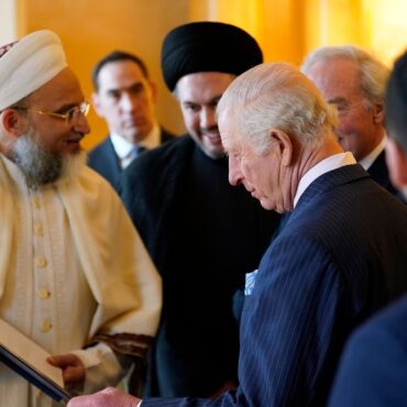 King celebrates signing of landmark pact between Jewish and Muslim groups