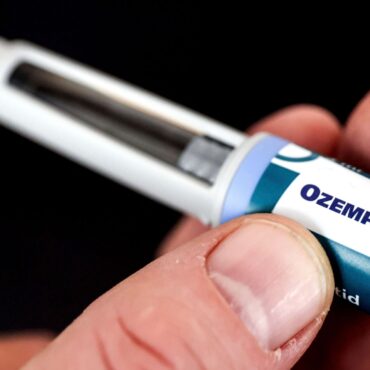 Popular weight-loss drug helps to reduce alcohol consumption and smoking, new study finds