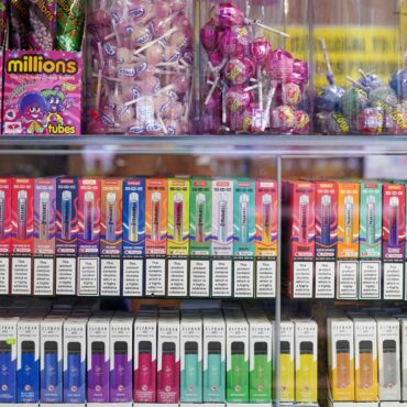 Government launches new vaping study and campaign to warn teens of the dangers