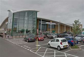 Supermarket brings in new parking rules