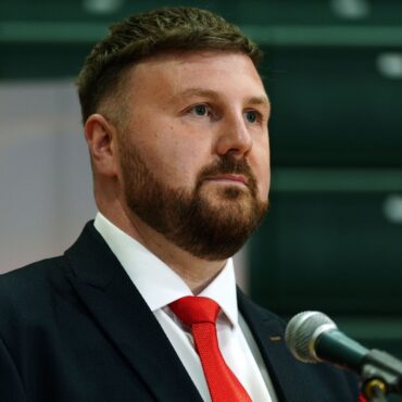 ‘This will make people worse off’: New Labour MP breaks ranks over ‘devastating’ welfare cuts