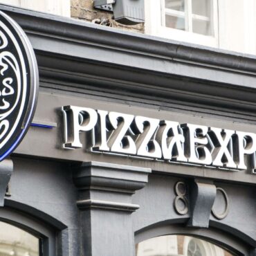 PizzaExpress shareholders to inject fresh dough into chain