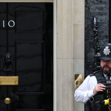 All 404 Labour MPs summoned to Downing Street to discuss benefit cuts