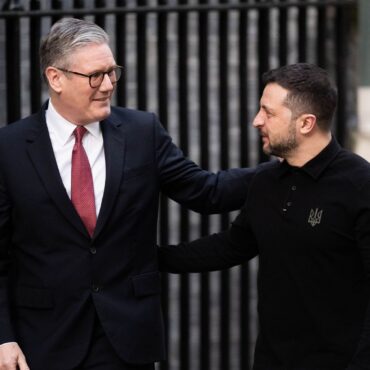 Western leaders to work on Ukraine ceasefire and present plan to Trump, says Starmer