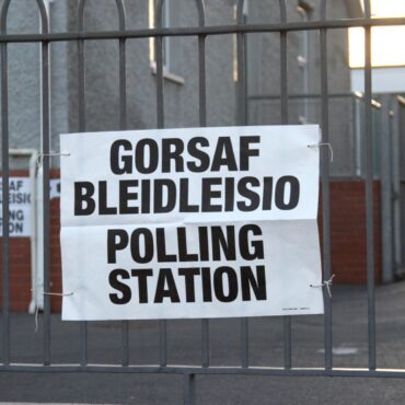 Row over Welsh-only constituency names