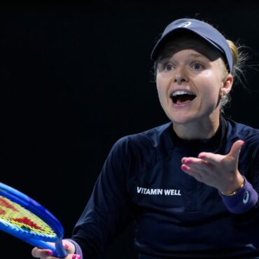 ‘She smells really bad’: British tennis player apologises after saying opponent should put deodorant on