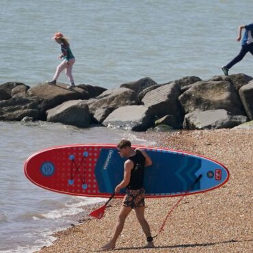 Hot spell to intensify as 29C forecast for parts of UK