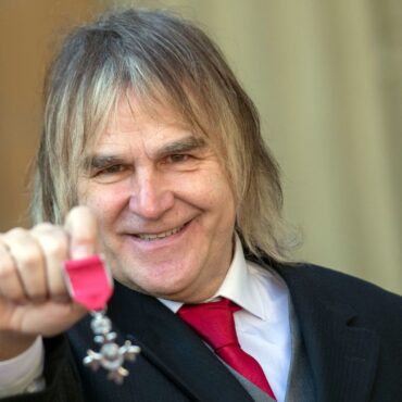 The Alarm frontman dies aged 66