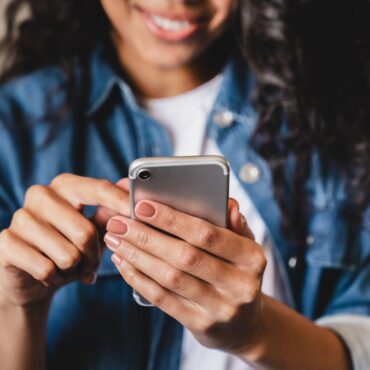 Haggle your way to £100 off, the £8 rule and who has the best perks: How to get a better mobile deal