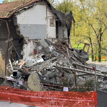 ‘He was a true gentleman’: British tourist injured in Rome explosion dies in hospital