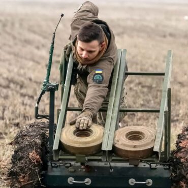 Growing calls for UK to withdraw from treaty banning landmines