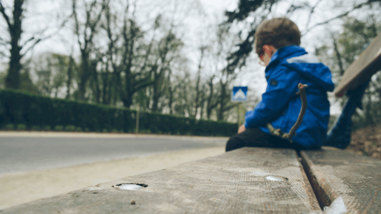 Government delays child poverty strategy