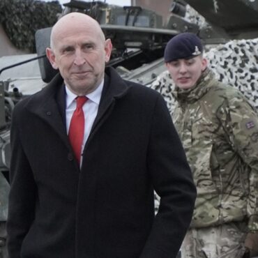 ‘No doubt’ UK will spend 3% of GDP on defence in next parliament, says Healey
