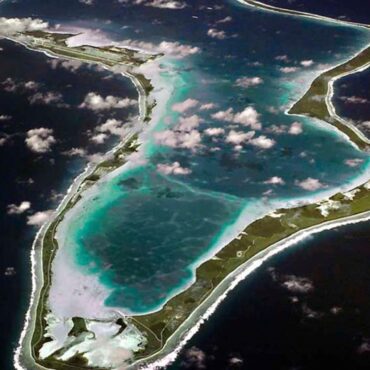 Judge temporarily bans UK from completing deal to hand over Chagos Islands