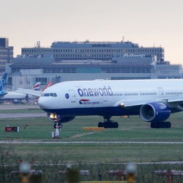 Plane fire broke out after pilot ‘mixed up left and right hands’
