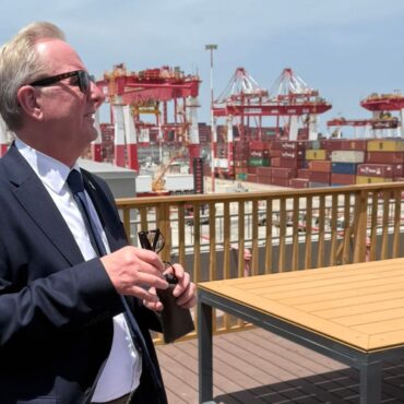 UK trade representative visits Israel after Britain suspends talks