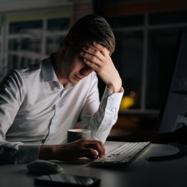 How working more than 52 hours a week may alter the structure of your brain