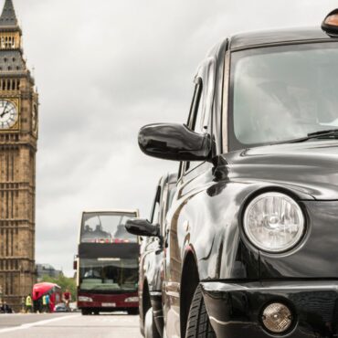 Secrets of a cabbie – from most expensive times to travel to the passenger question he hates most