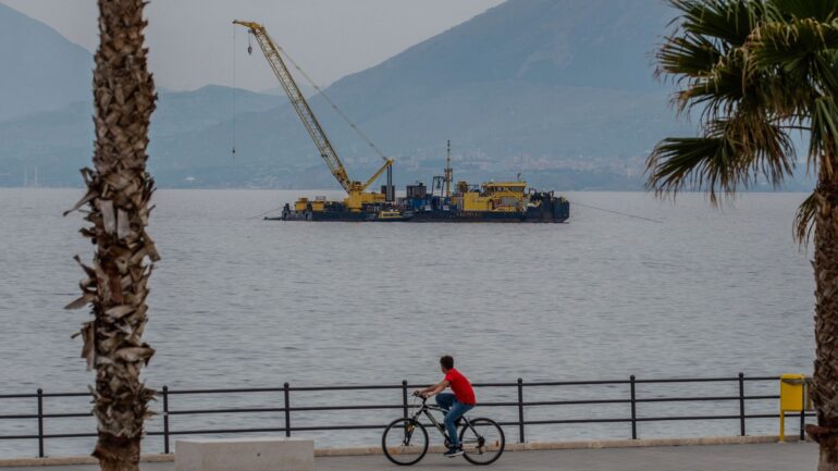 Recovery of sunken Bayesian superyacht begins off coast of Italy
