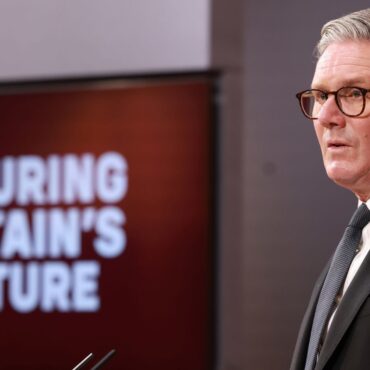Sir Keir Starmer in Albania to tackle ‘revolving door’ of migration