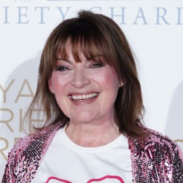 Lorraine Kelly to undergo keyhole surgery