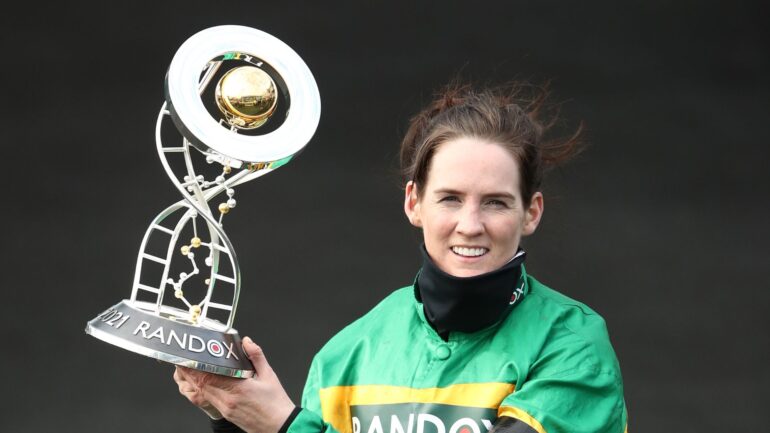 Trailblazing female jockey retires from horse racing