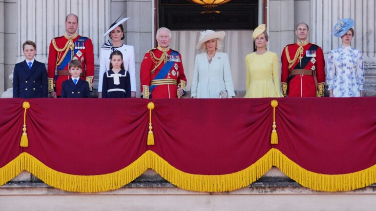Veterans to join King for VE Day tea party as PM praises ‘selfless dedication’