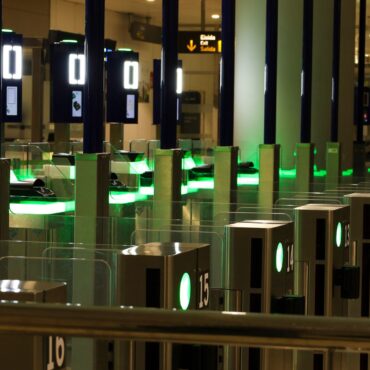 Use of eGates by British holidaymakers in EU still not guaranteed, minister suggests