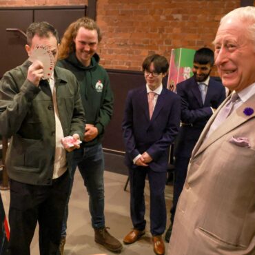 King ‘flabbergasted’ by magician’s money trick
