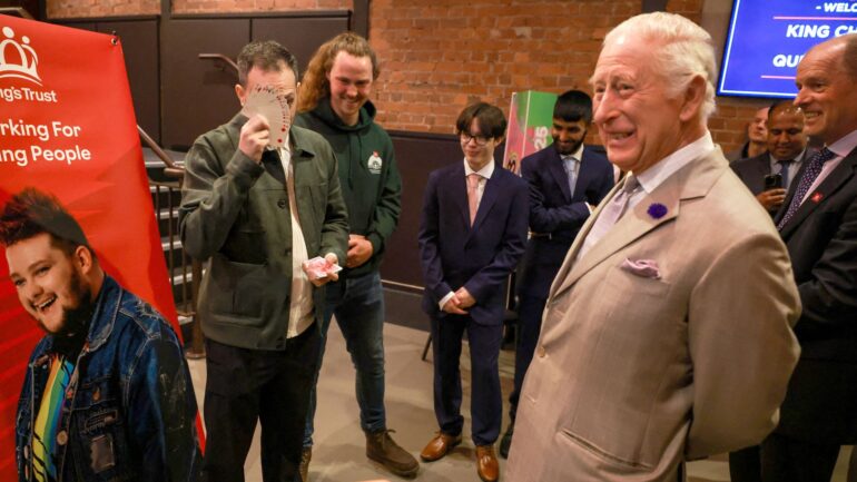 King ‘flabbergasted’ by magician’s money trick
