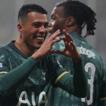 Tottenham to face Man Utd in all-English Europa League final