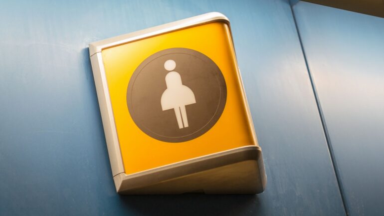 Brazilian butt lifts ‘offered in public toilets’ in ‘wild west’ of unregulated cosmetic practitioners