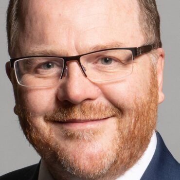 Ex-Tory minister refers himself to standards watchdog over ‘cash for questions’ accusations