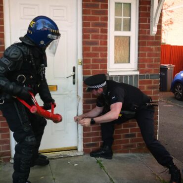 Innocent neighbours at risk as gangs use rented houses and flats for cannabis farms
