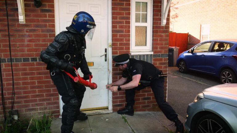 Innocent neighbours at risk as gangs use rented houses and flats for cannabis farms