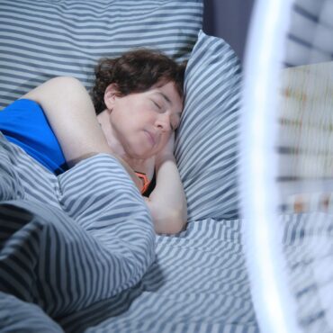 Struggling to sleep in the heat? Here are some top tips for staying cool