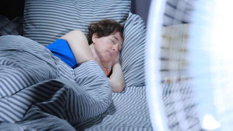 Struggling to sleep in the heat? Here are some top tips for staying cool