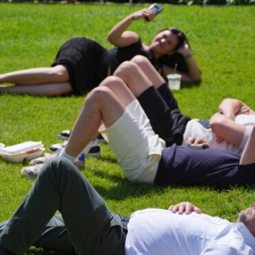 Temperatures could hit 32C this week  – and warm weather may be here to stay