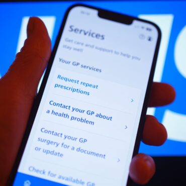 Millions to receive NHS screening invitations and appointment reminders on their phones