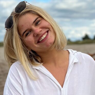 Man pleads guilty to murdering and decapitating girlfriend