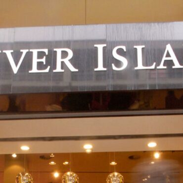 River Island owners draw up rescue plan for high street chain