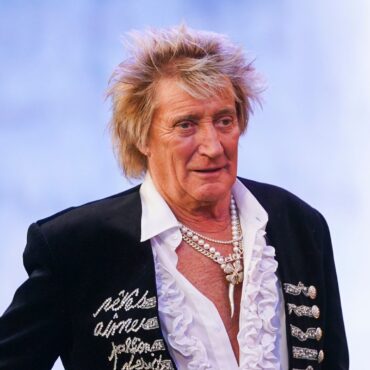 Sir Rod Stewart ‘devastated’ after cancelling more concerts