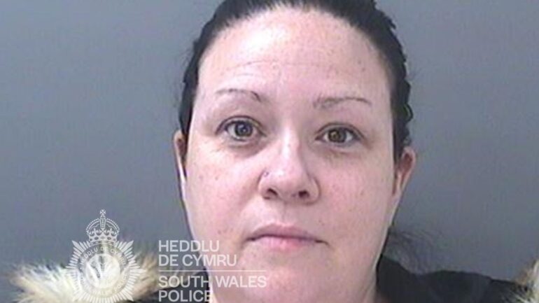 Police worker jailed for passing confidential information to drug dealer boyfriend